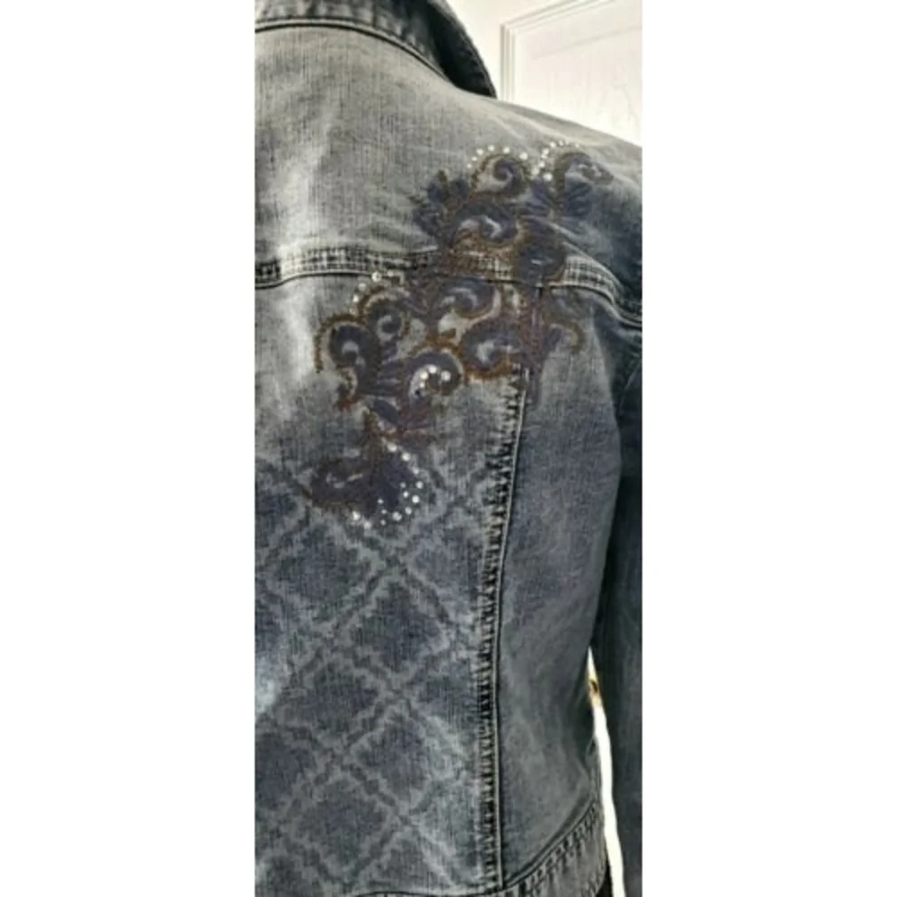 Platinum Chico's Blue Jean Jacket Women's Size 0 Embroidered Diamond Studs EUC